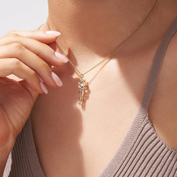 Hug me Necklace